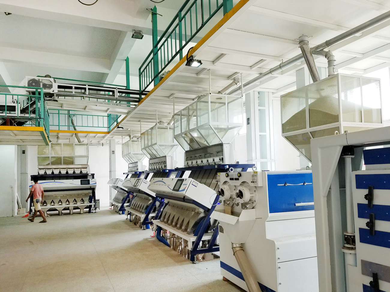 Hunan Yiyang Baipinghu Rice Industry Co., Ltd. 300T/D complete rice milling project